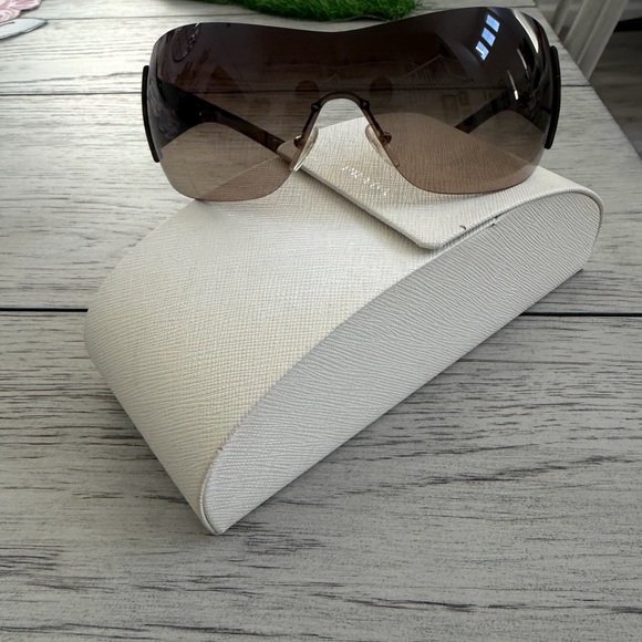 Authentic Prada SPR22M Sunglasses - Brown Gradient Lenses - Picture 3 of 5